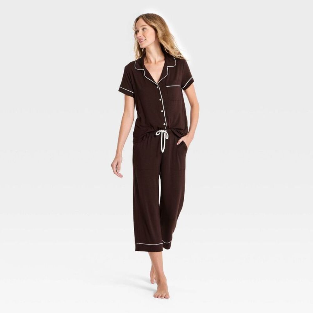 Women's Cloud Knit Short Sleeve Top & Cropped Pants Pajama Set - Brown S